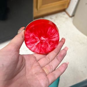 Resin paper weight